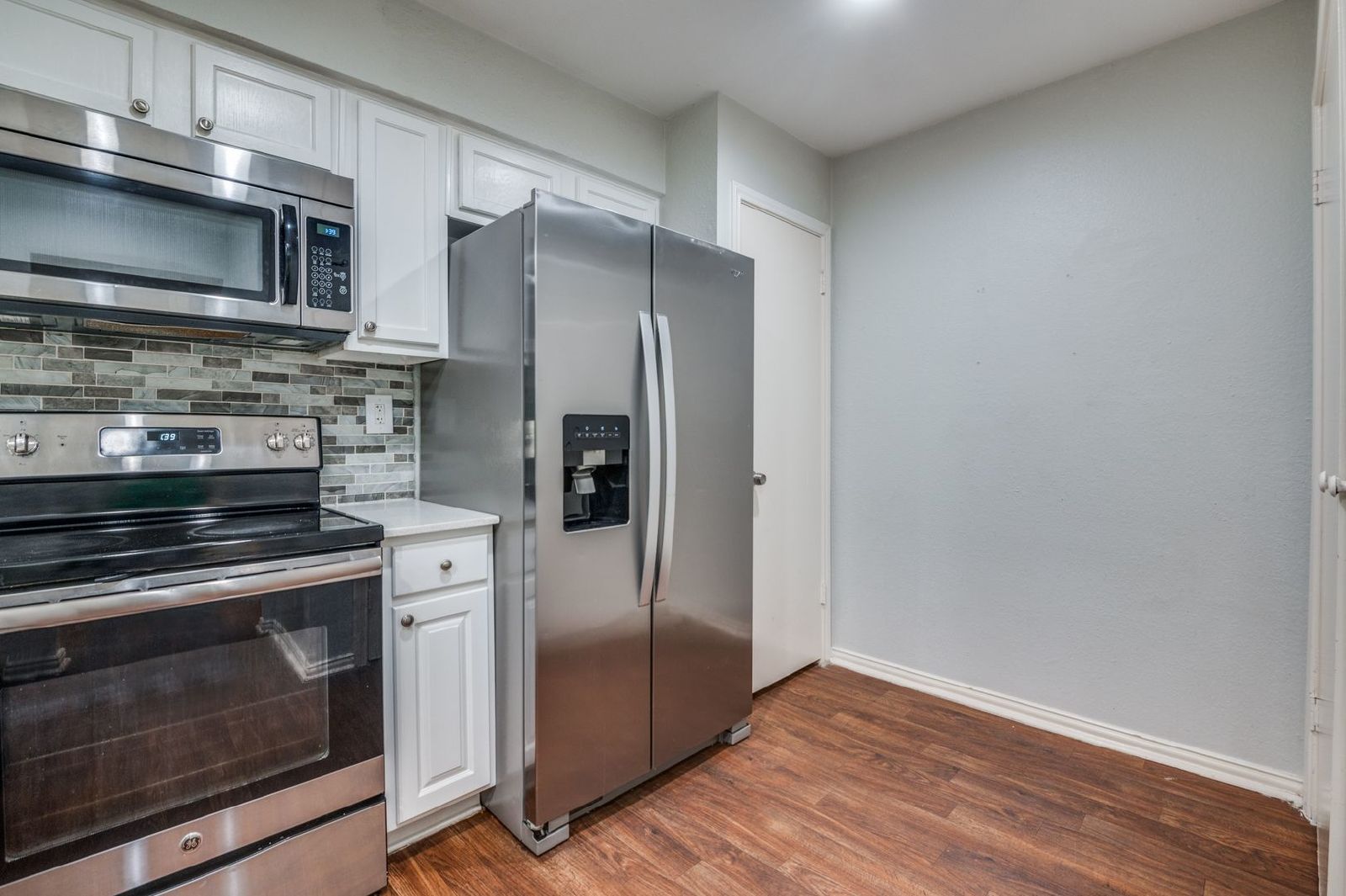 Charming 2-Bedroom Townhome with Private Backyard in the Heart of Farmers Branch property image