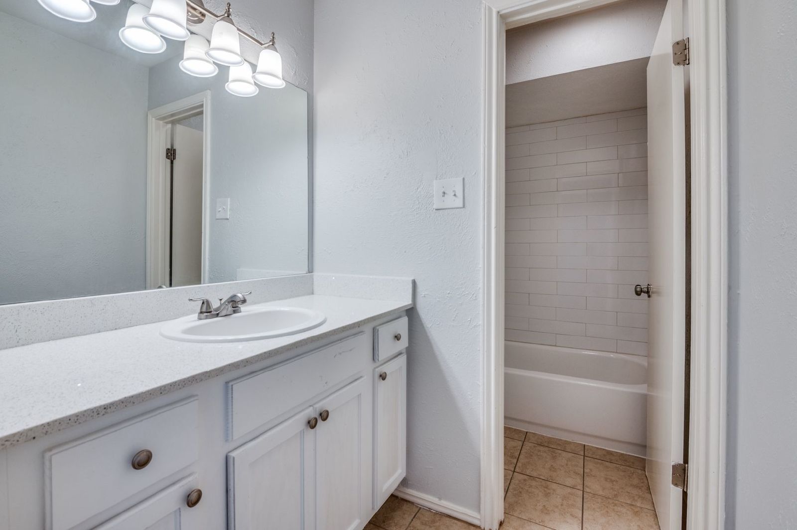 Charming 2-Bedroom Townhome with Private Backyard in the Heart of Farmers Branch property image