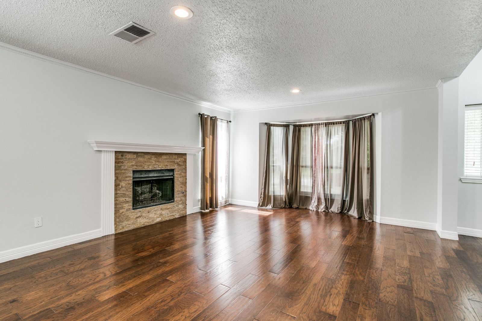Stunning 4-Bedroom Home  in the Heart of Flower Mound property image
