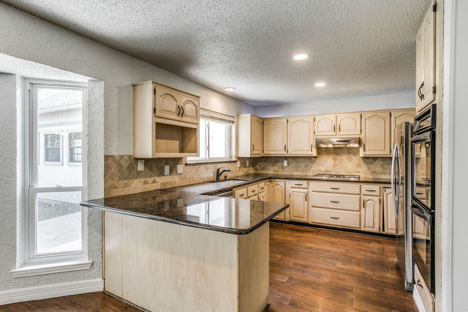 Stunning 4-Bedroom Home  in the Heart of Flower Mound property image
