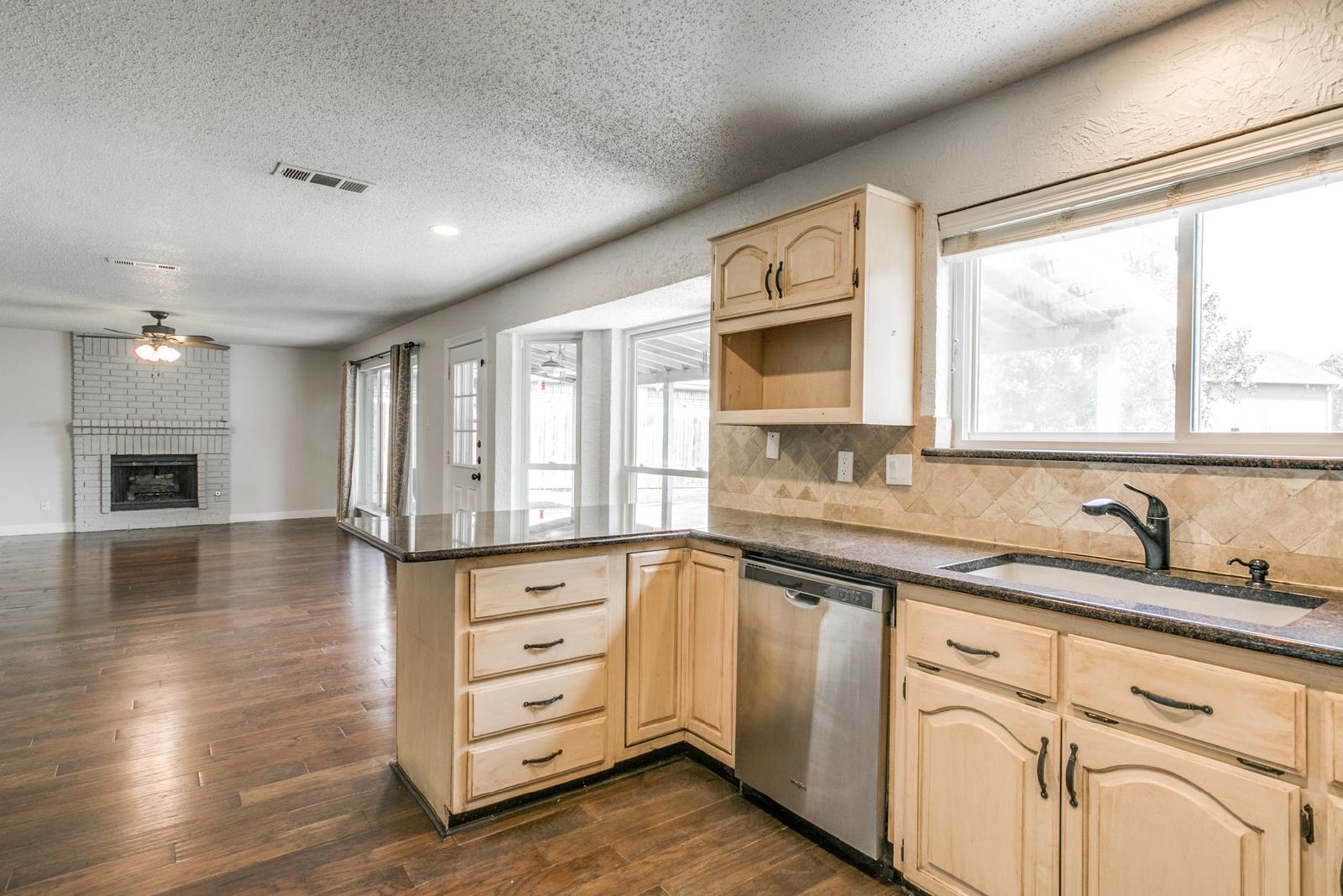 Stunning 4-Bedroom Home  in the Heart of Flower Mound property image
