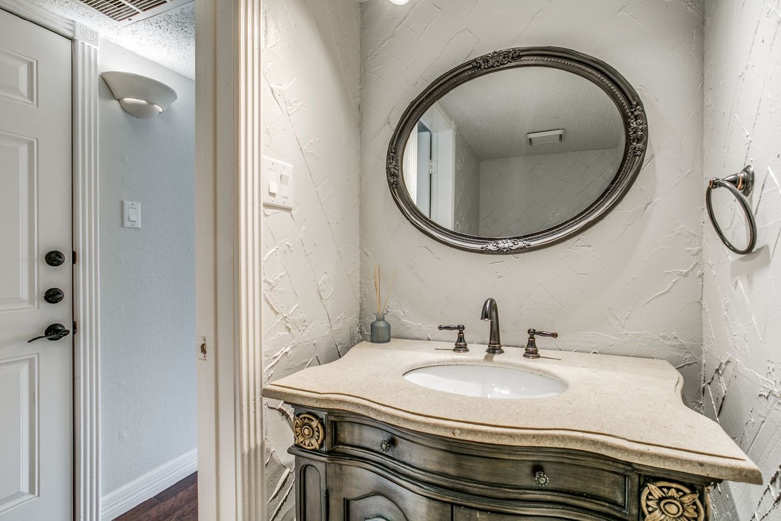 Stunning 4-Bedroom Home  in the Heart of Flower Mound property image