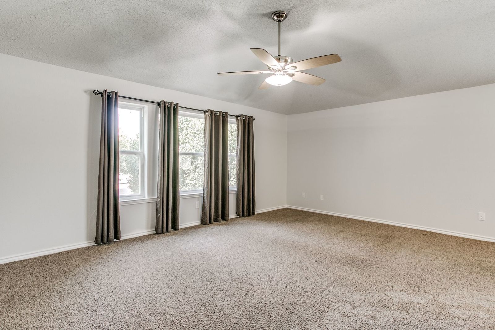 Stunning 4-Bedroom Home  in the Heart of Flower Mound property image