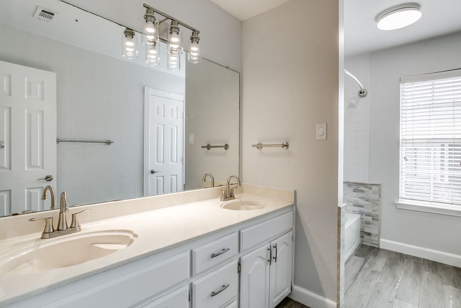 Stunning 4-Bedroom Home  in the Heart of Flower Mound property image