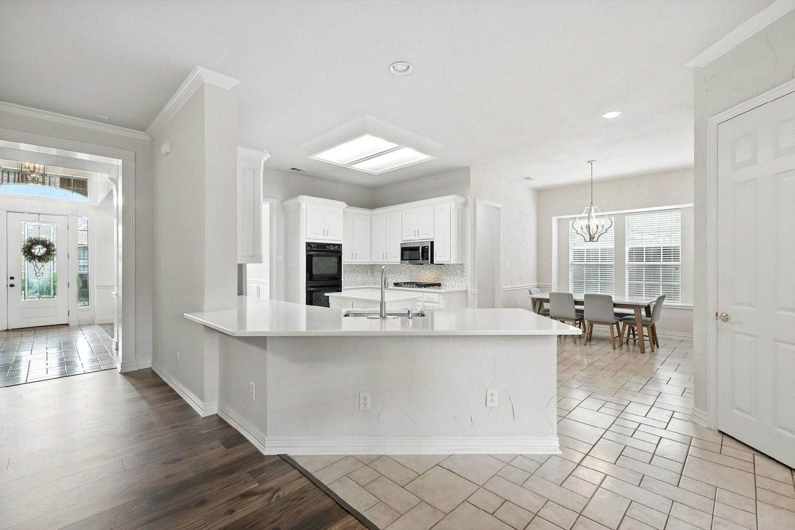 Exclusive 5 Bedroom in Richardson – Immediate Move-In! property image