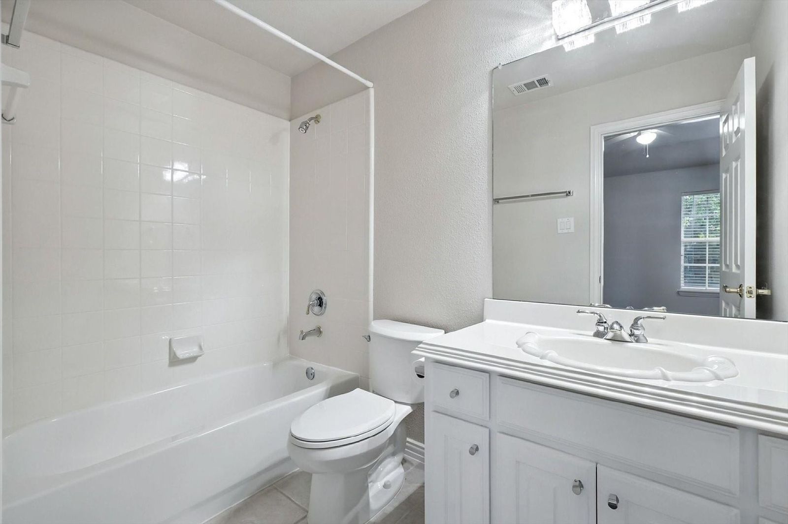 Exclusive 5 Bedroom in Richardson – Immediate Move-In! property image