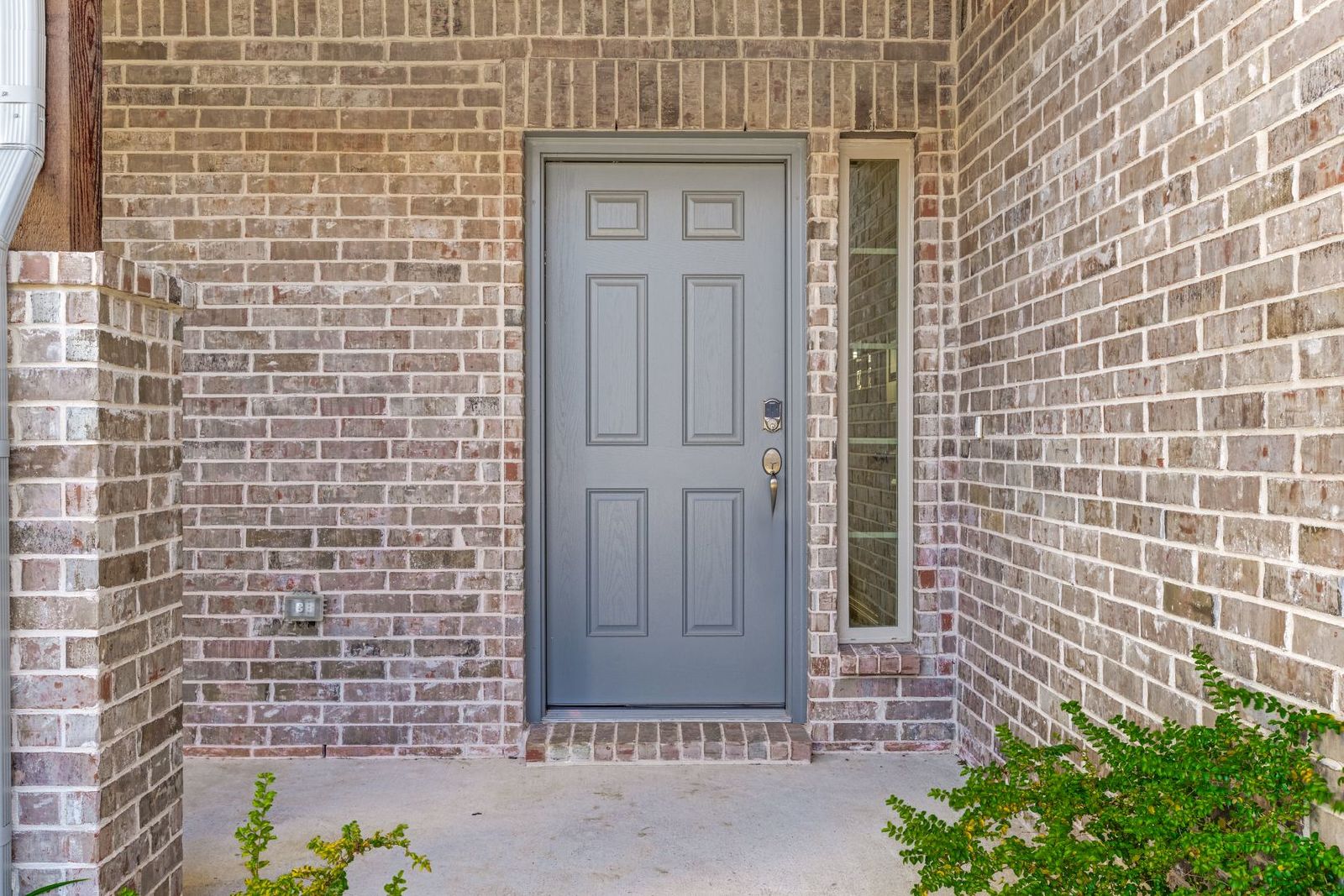 Brand-New 4-Bed, 2.5-Bath Duplex with Fenced Yard property image