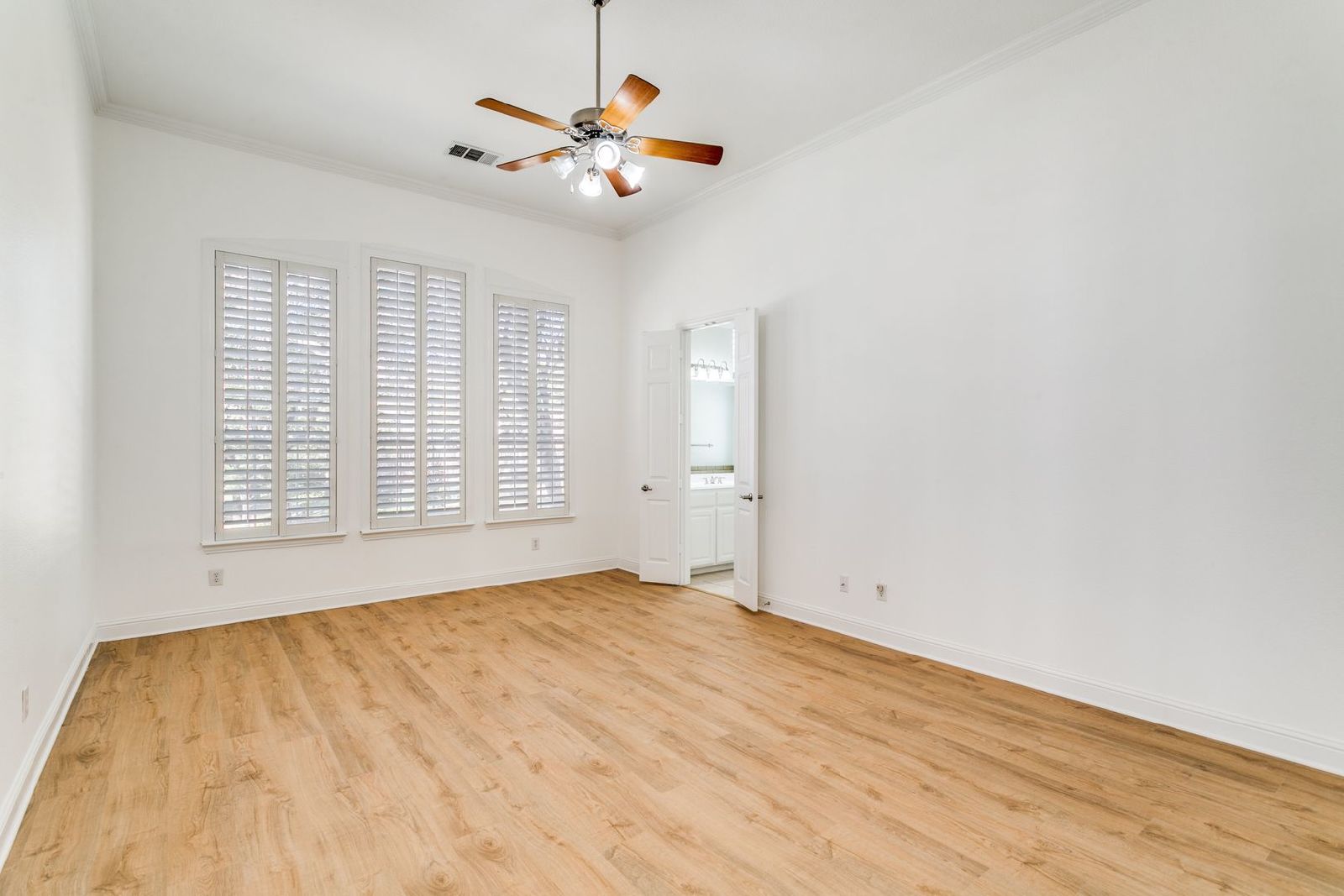 Fully Renovated 4-Bed Home in Gated Hackberry Creek Community property image