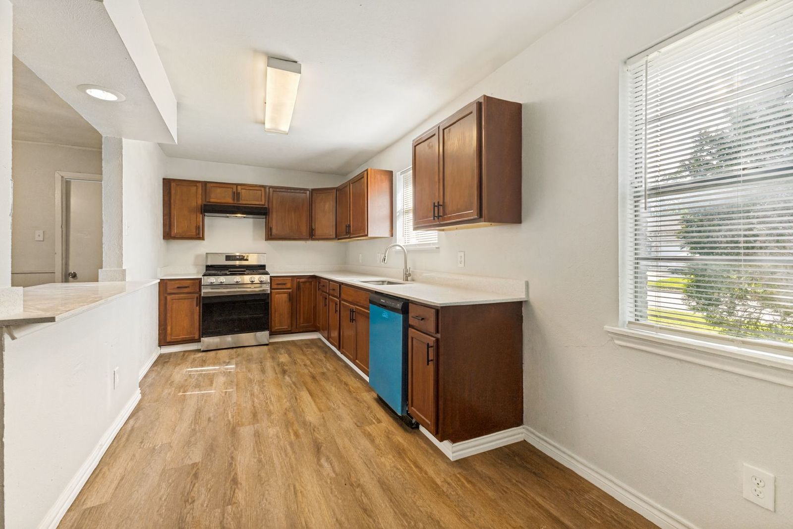 Spacious Home in Pleasant Grove – Convenient Location Near Dining, Parks & Shopping! property image