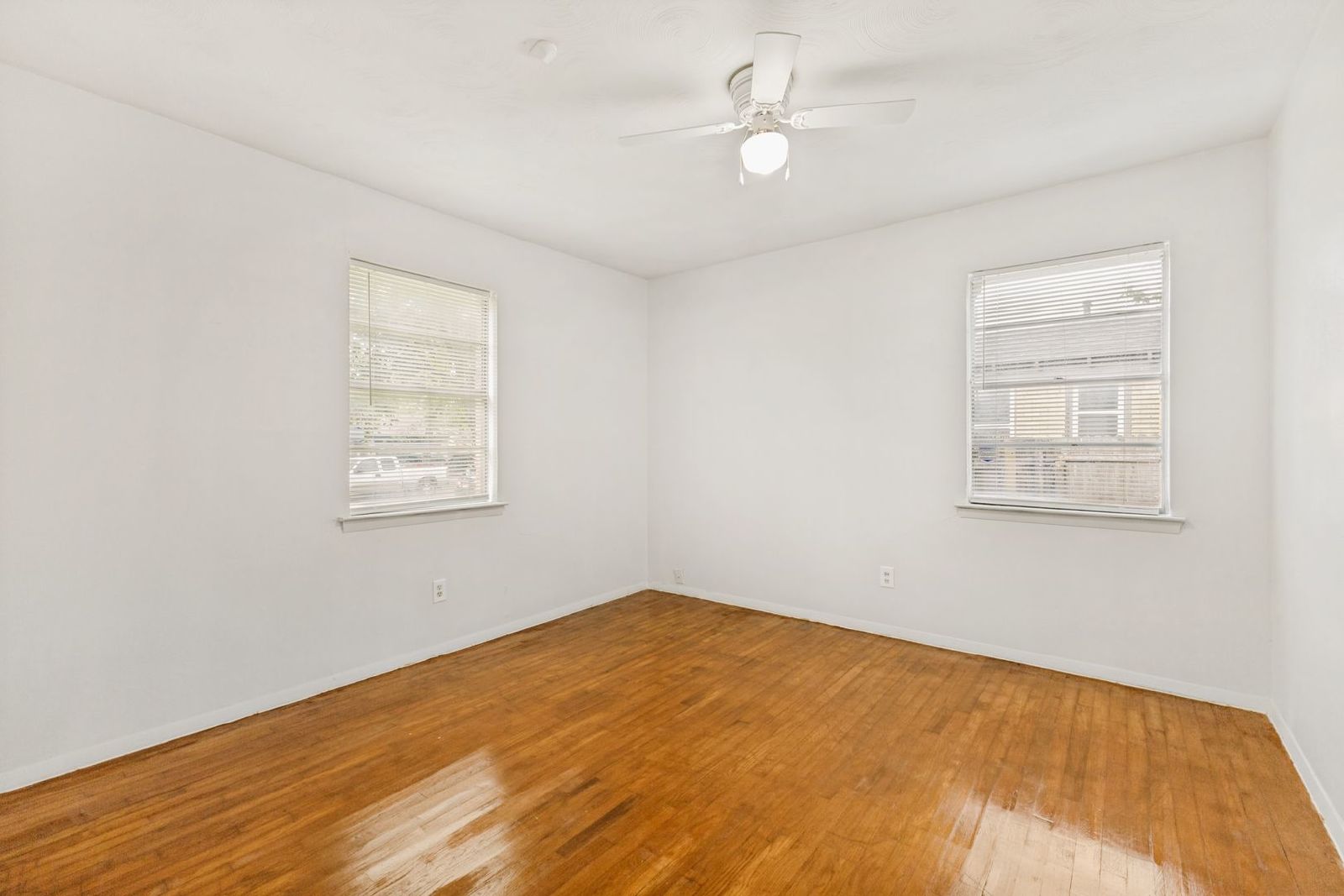 Spacious Home in Pleasant Grove – Convenient Location Near Dining, Parks & Shopping! property image