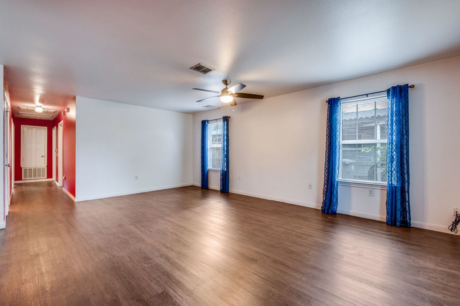 Charming Home Near Bonton Farms & Major Dallas Conveniences – Move-In Ready! property image