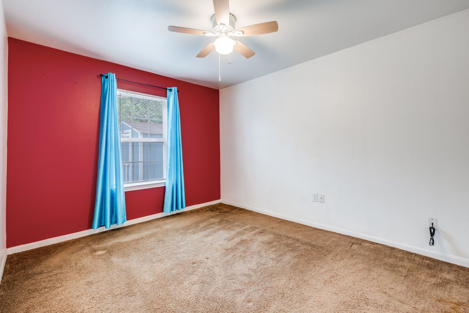 Charming Home Near Bonton Farms & Major Dallas Conveniences – Move-In Ready! property image