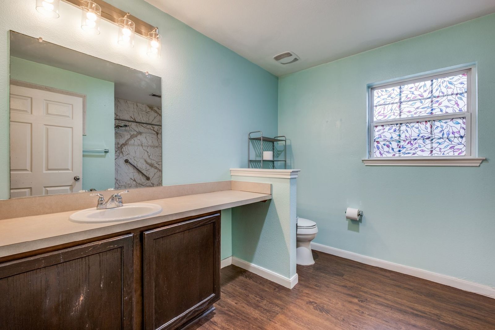 Charming Home Near Bonton Farms & Major Dallas Conveniences – Move-In Ready! property image