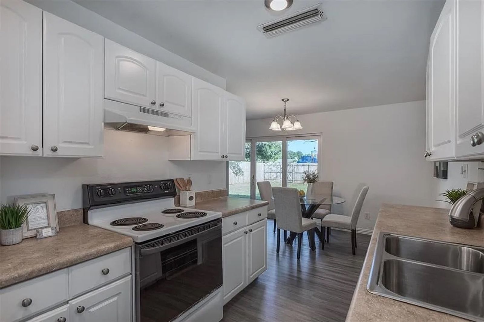 Charming 3-Bed Flower Mound Home! Backs to Park, Pond & Playground property image