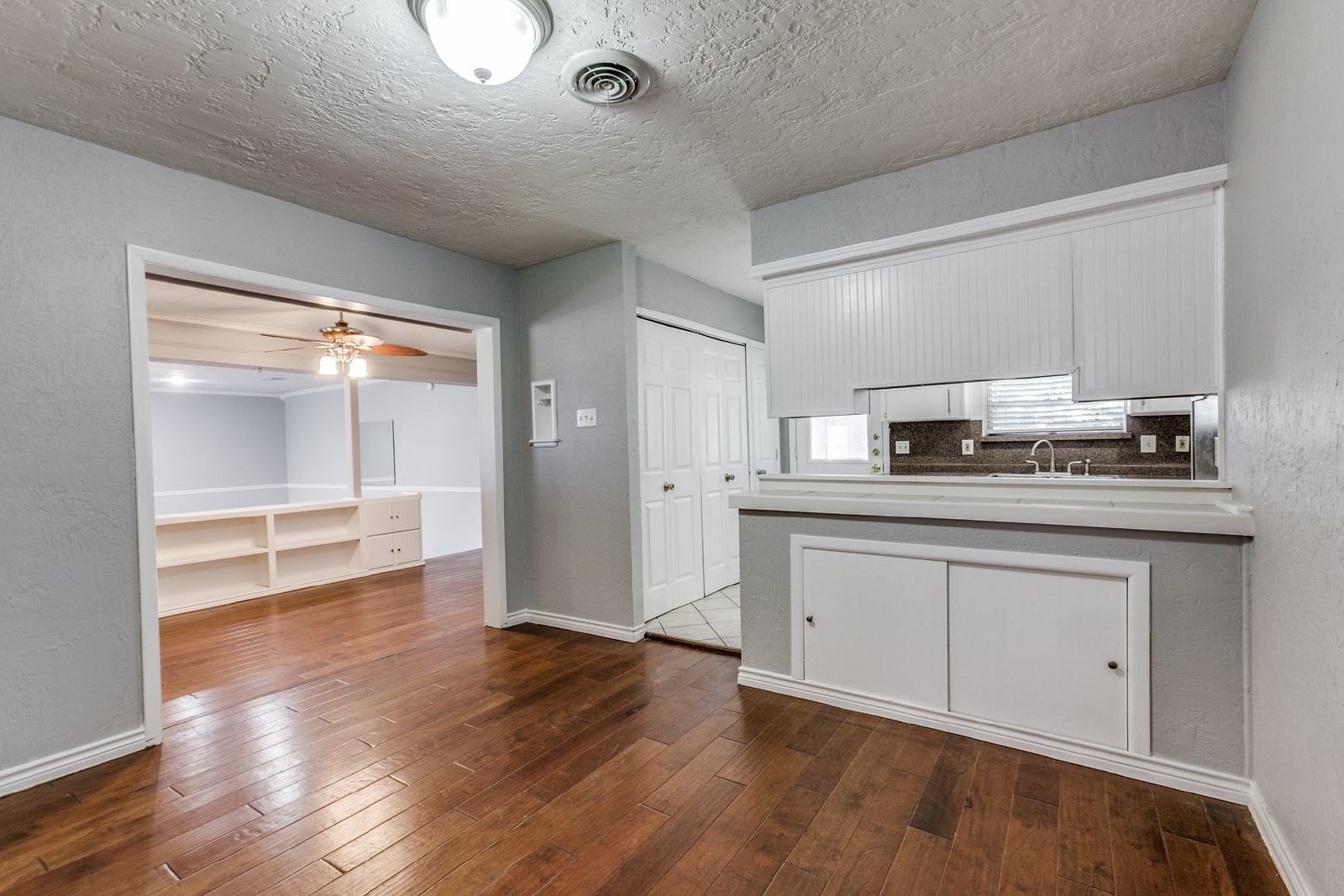 Charming 4-Bedroom Home in Garland - Spacious Layout & Great Backyard! property image