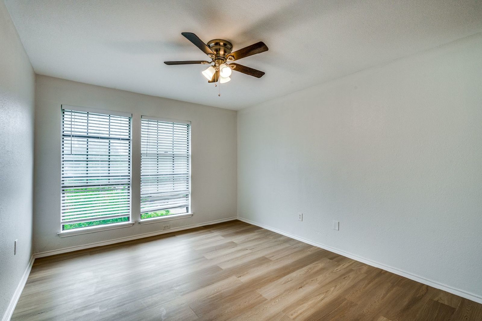 Newly Updated 2 Bedroom Townhome with Private Patio in Kennedale! property image