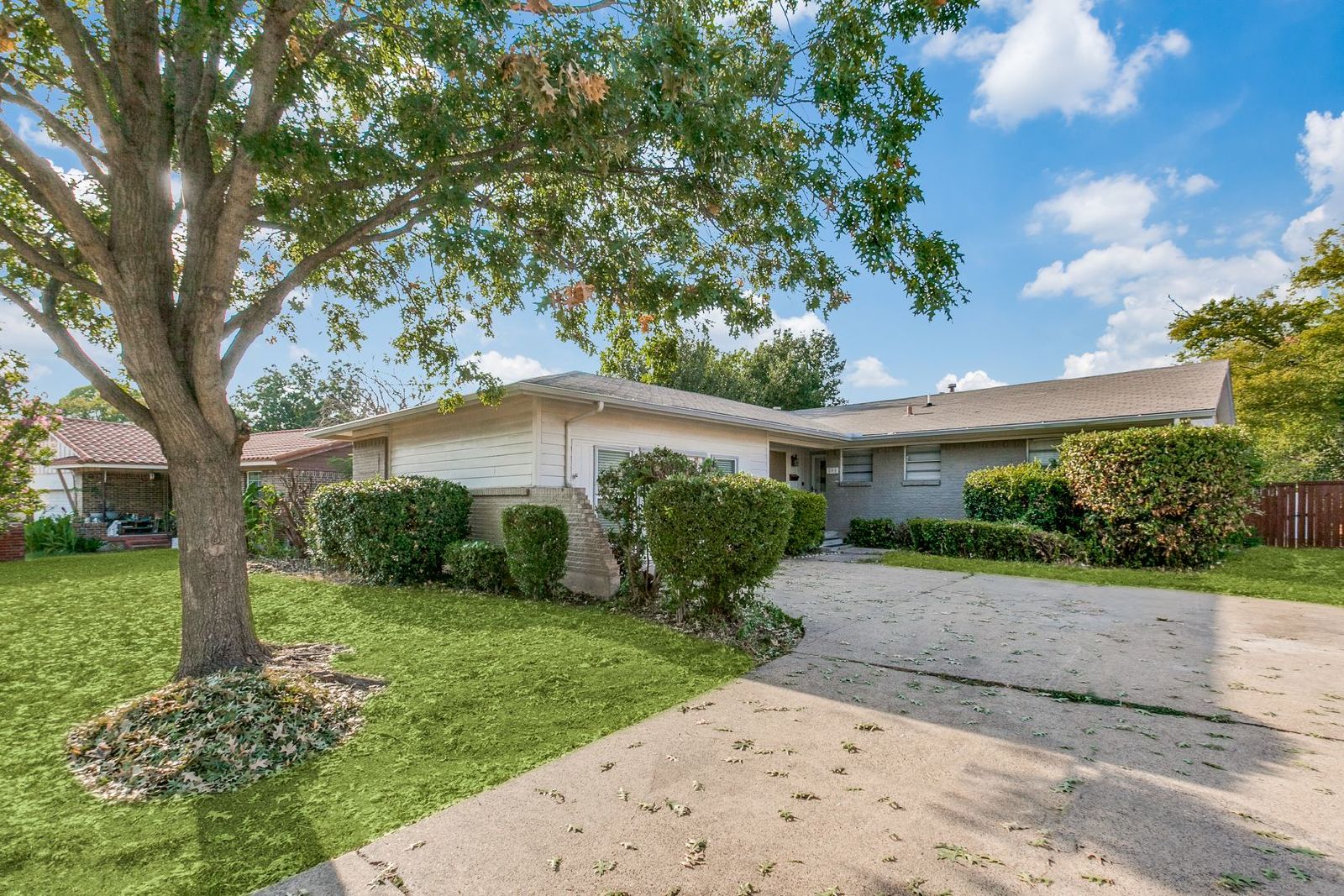 Charming 4-Bedroom Home in Garland - Spacious Layout & Great Backyard! property image