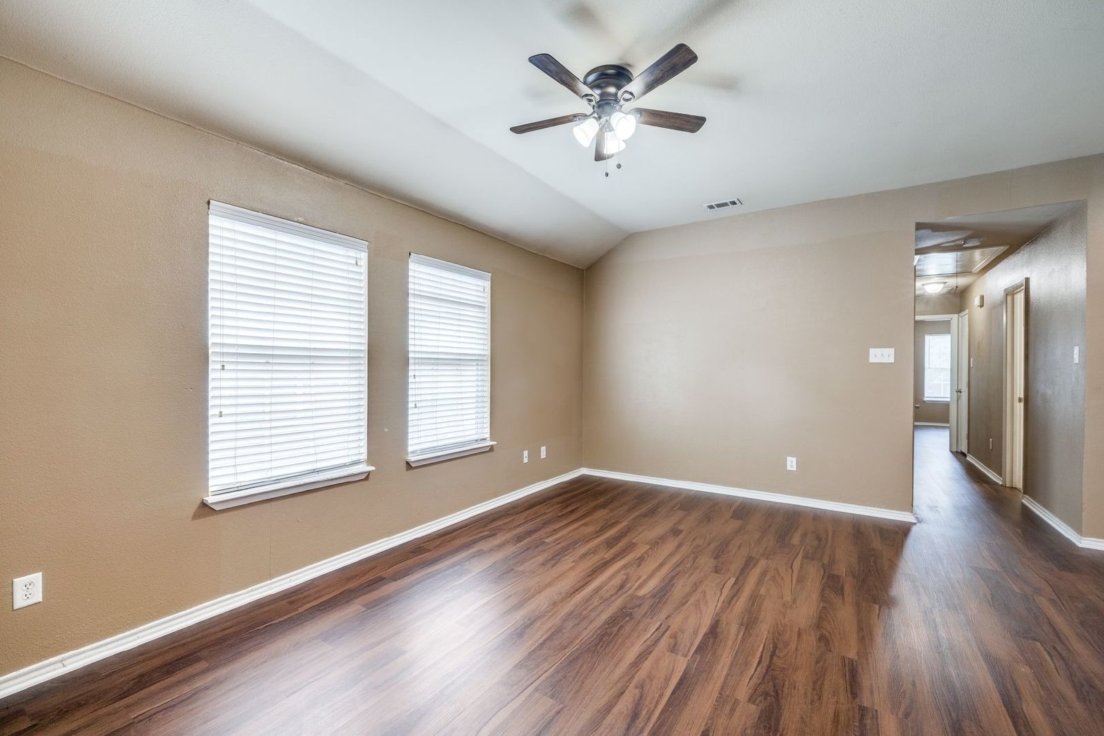 Experience Modern Comfort – Spacious 2-Bedroom Duplex with Private Backyard property image