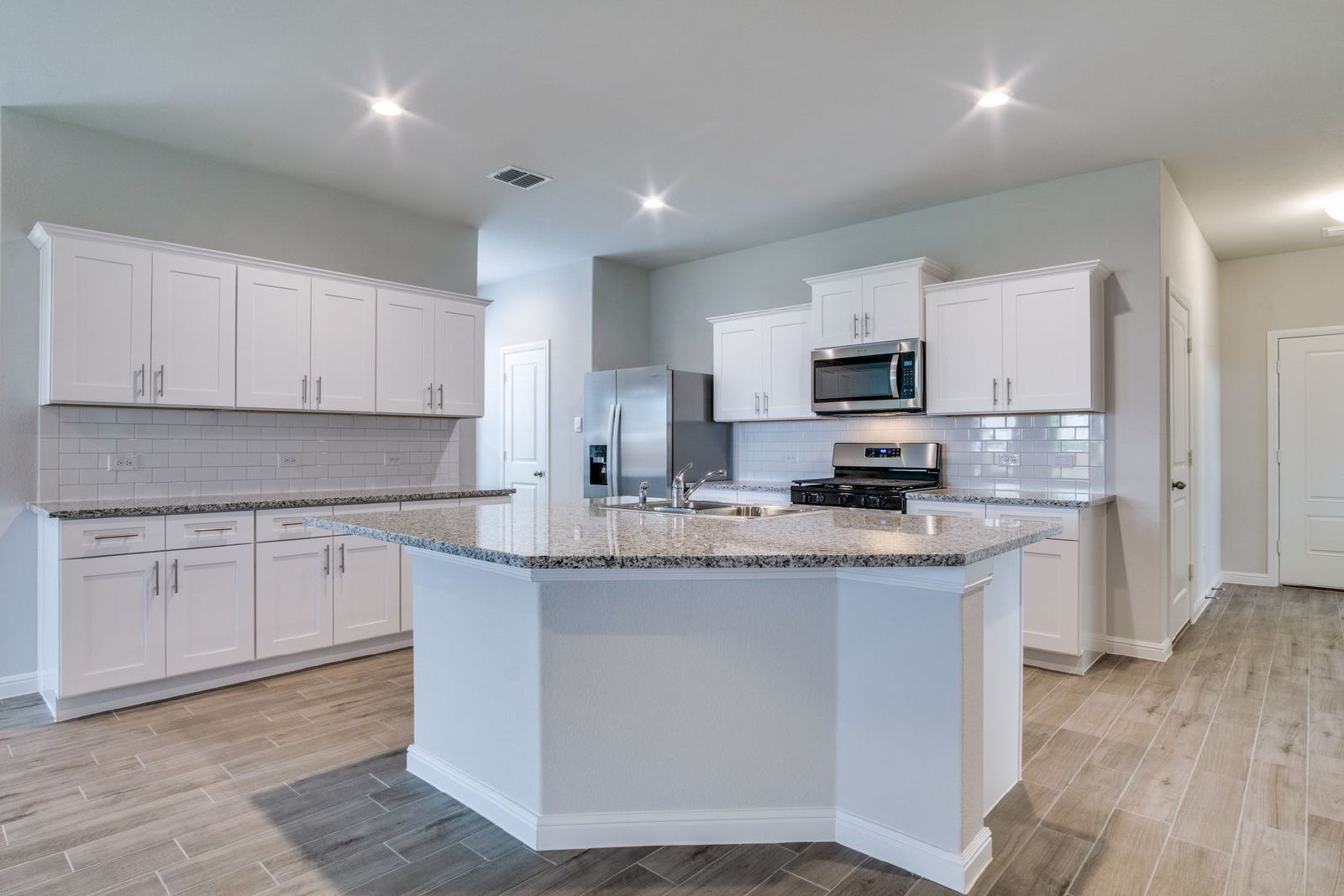 Beautiful New Build – Crowley ISD! property image