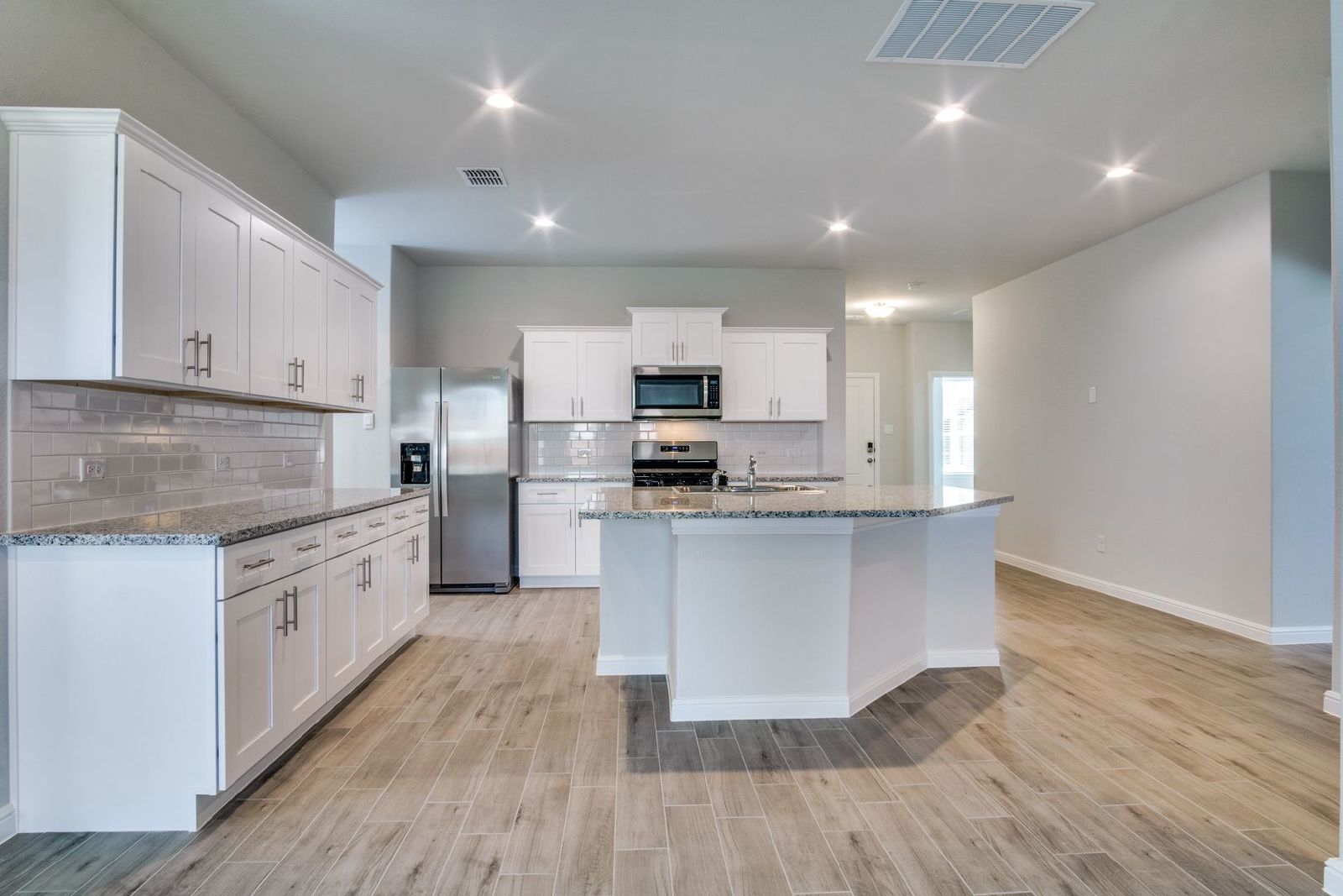 Beautiful New Build – Crowley ISD! property image