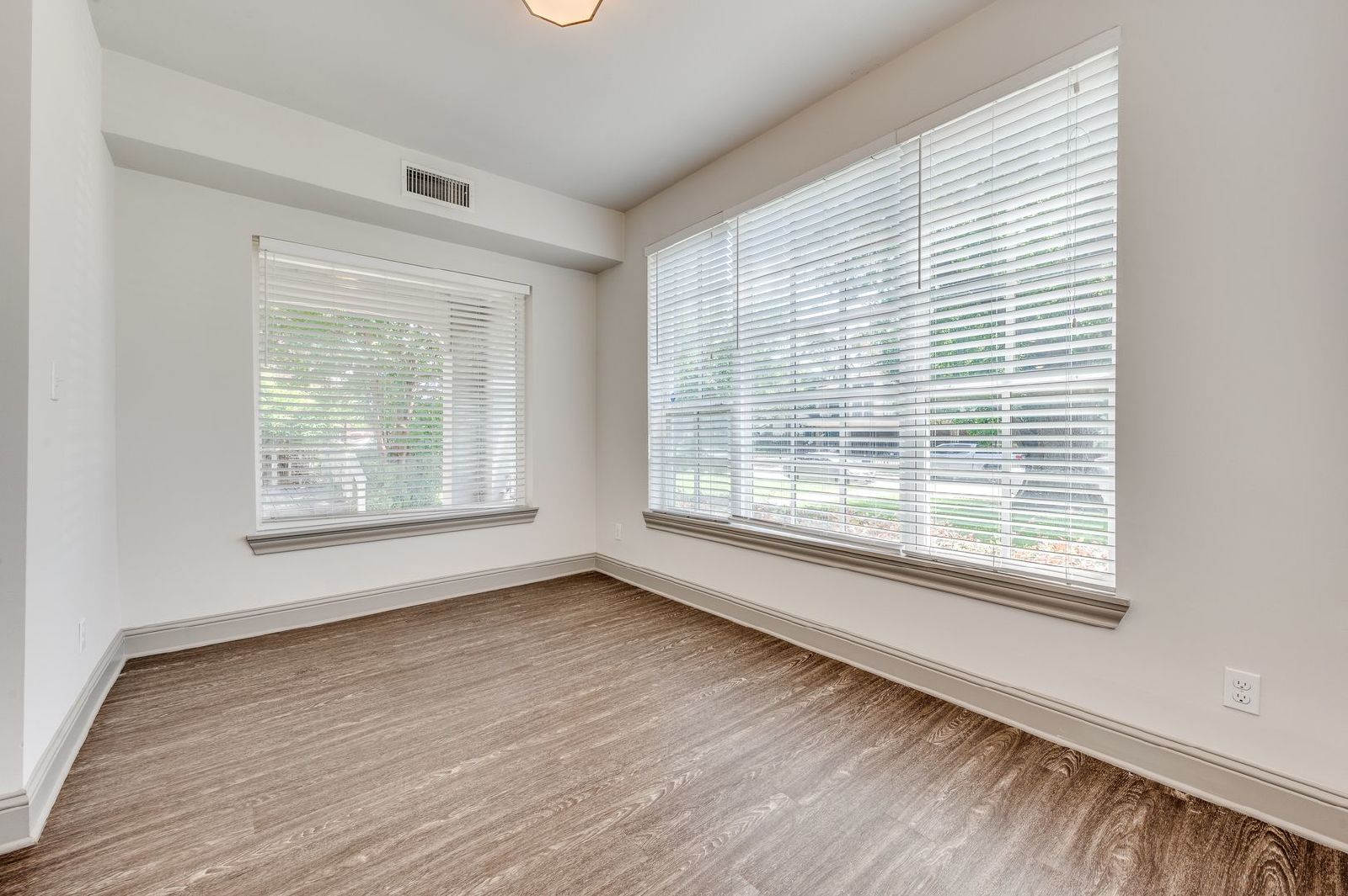 Modern Oak Lawn Living | Stylish Townhome Minutes from Uptown & Turtle Creek property image