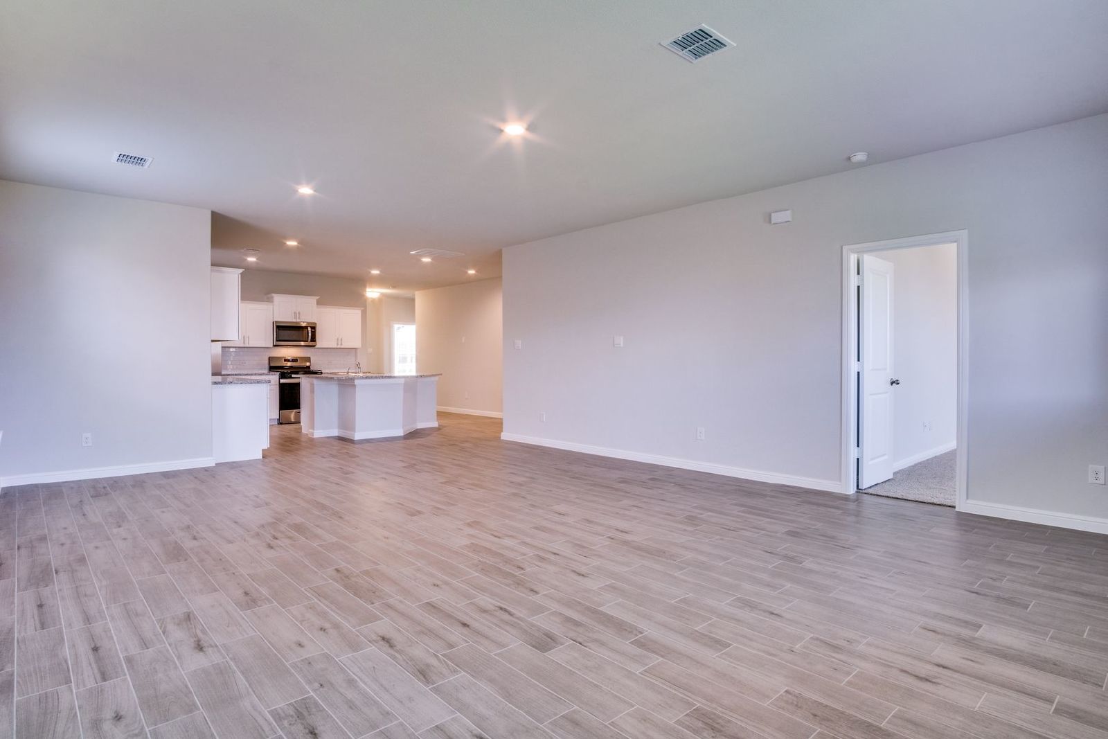 Beautiful New Build – Crowley ISD! property image