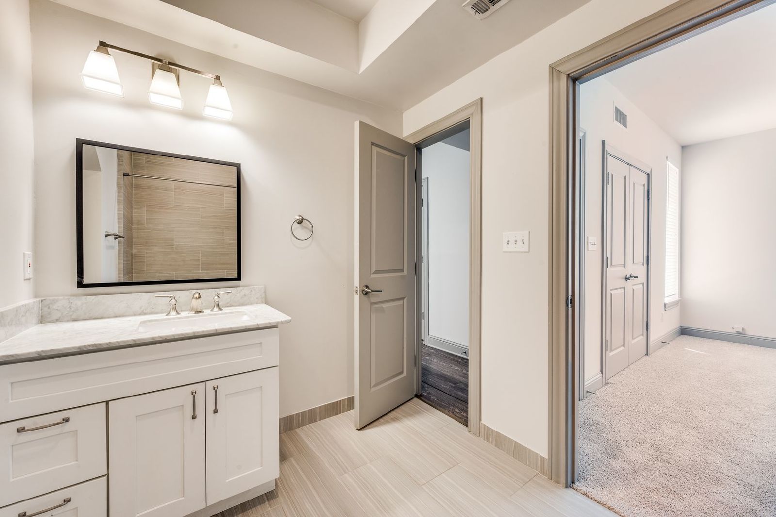 Modern Oak Lawn Living | Stylish Townhome Minutes from Uptown & Turtle Creek property image