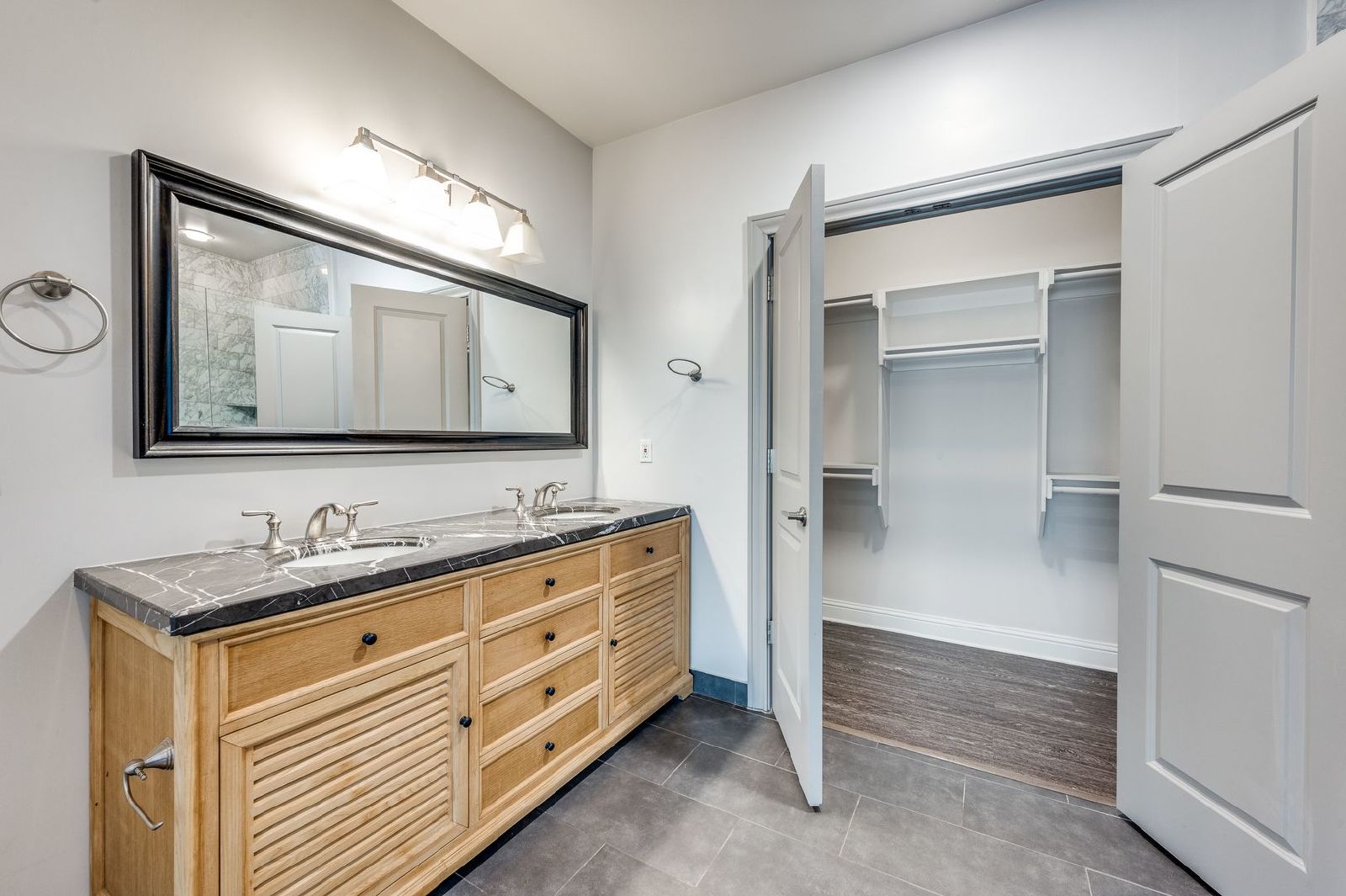Modern Oak Lawn Living | Stylish Townhome Minutes from Uptown & Turtle Creek property image