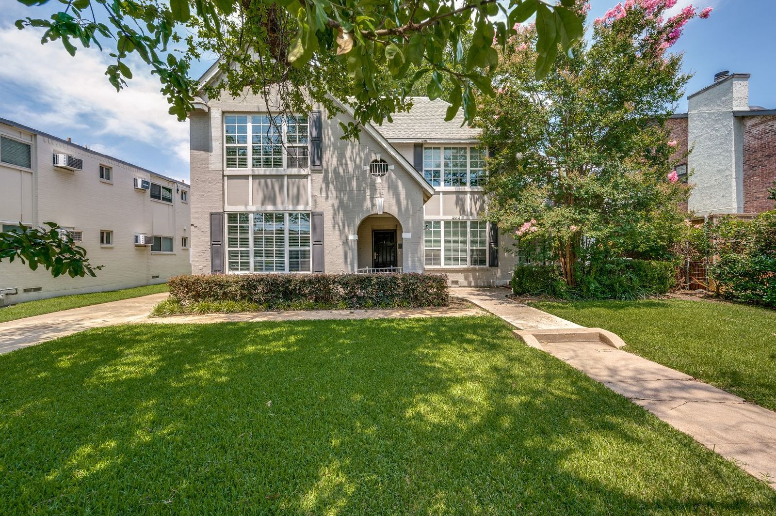 Modern Oak Lawn Living | Stylish Townhome Minutes from Uptown & Turtle Creek property image