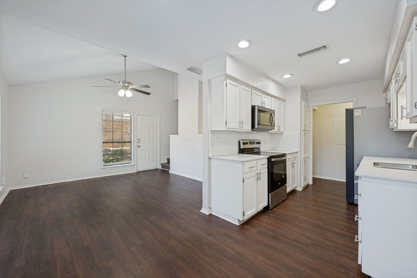 Spacious 3-Bedroom Townhome in the Heart of Kennedale property image