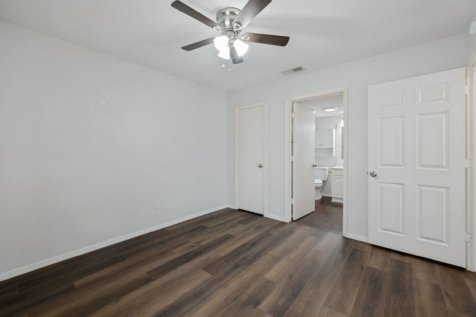 Spacious 3-Bedroom Townhome in the Heart of Kennedale property image