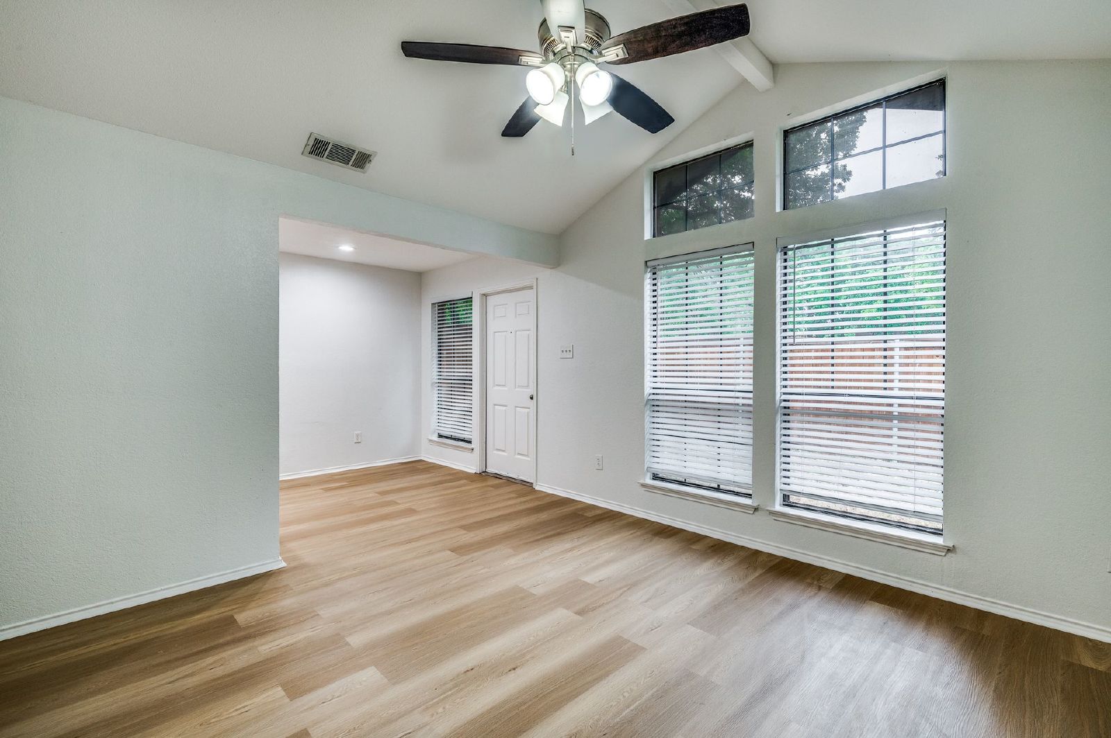 Spacious 3-Bedroom Townhome in the Heart of Kennedale property image