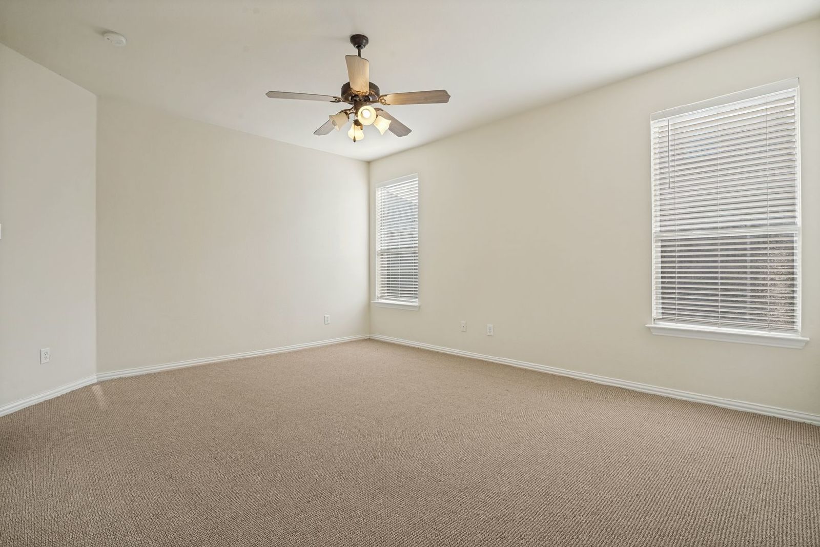 Spacious 4-Bedroom Home with Open Floor Plan in Plano property image