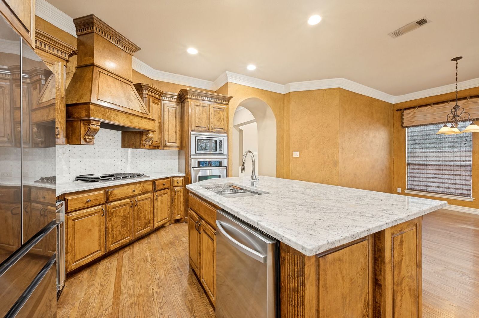 Luxury 3-Bedroom Home with Theater, Game Room & Private Office property image