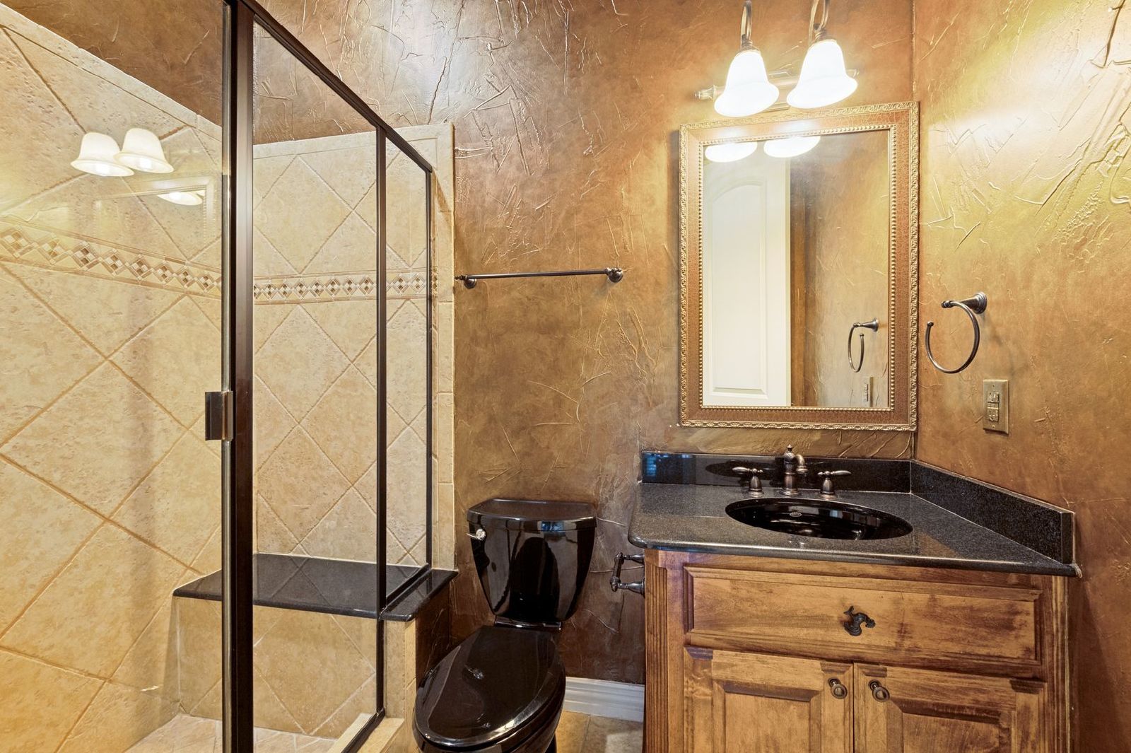 Luxury 3-Bedroom Home with Theater, Game Room & Private Office property image