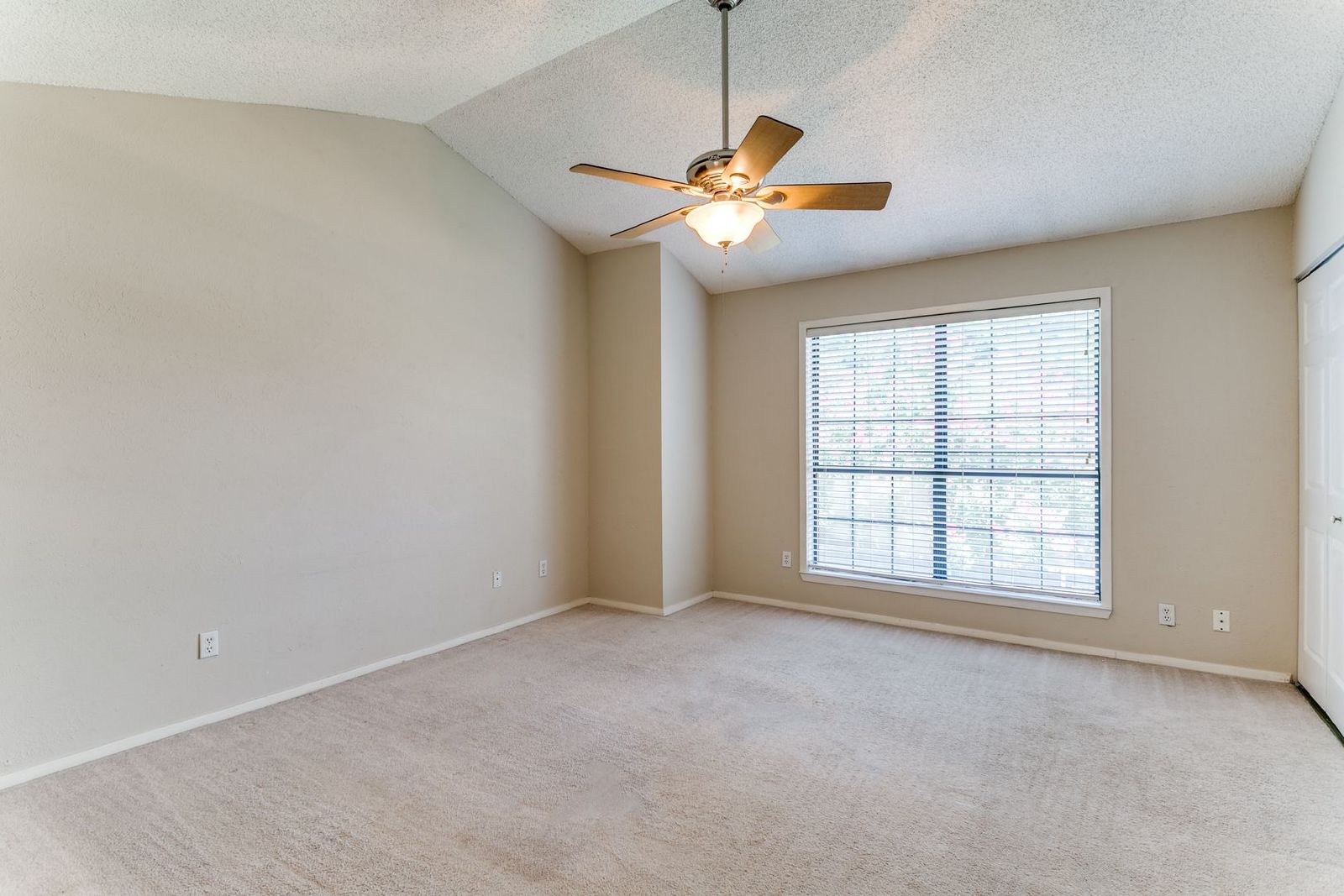 Charming 2-Bedroom Condo in Coppell! property image