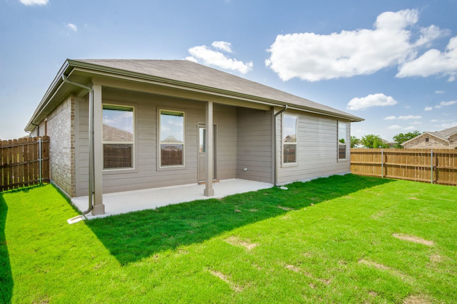 Beautiful New Build – Crowley ISD! property image