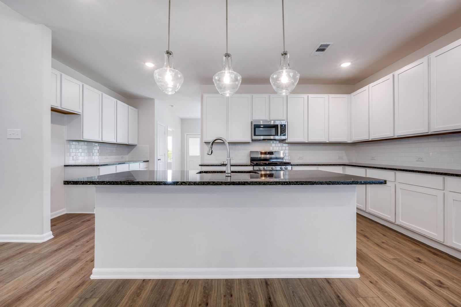 Modern 3-Bedroom Home with Spacious Living Areas in Argyle property image