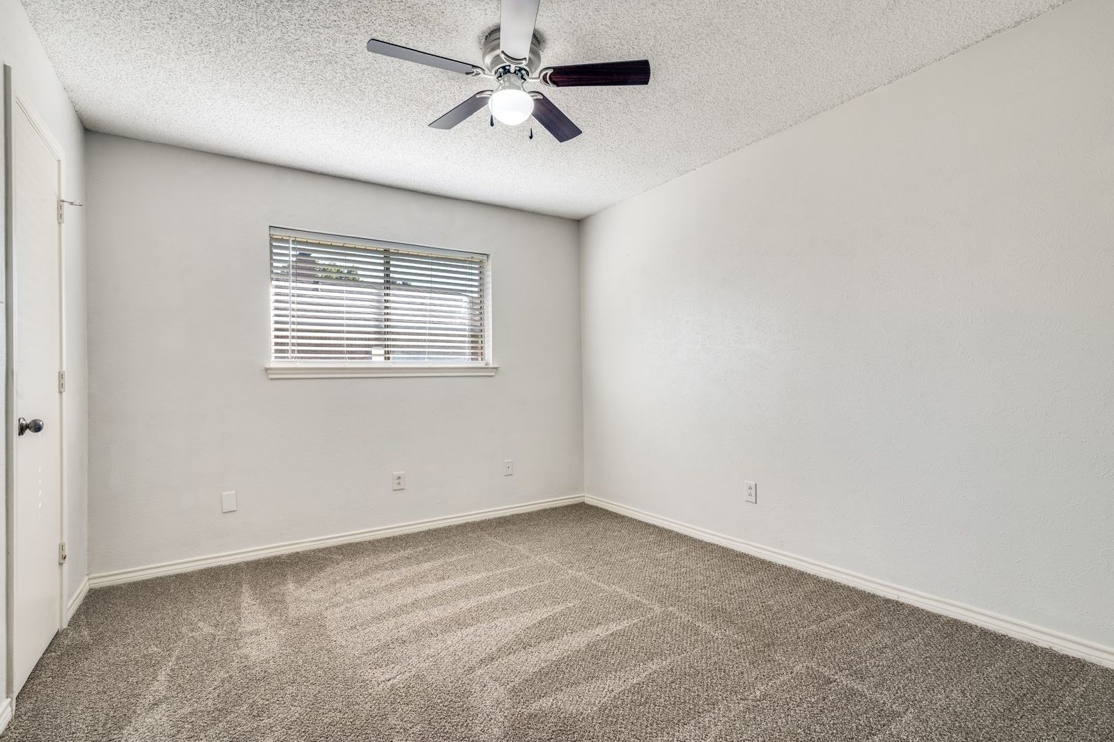 Beautiful 3-Bed, 2.5-Bath Home in Garland – Spacious Layout & Fantastic Amenities! property image