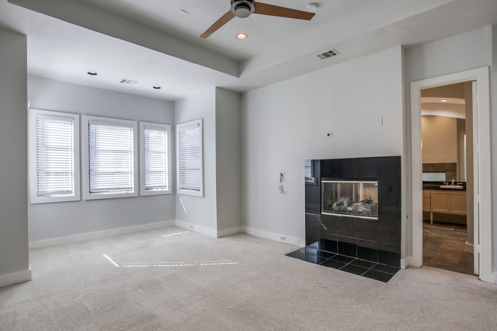 Luxury 3-Bedroom Townhome in Oak Lawn – 3805 Holland Ave, Dallas, TX 75219 property image