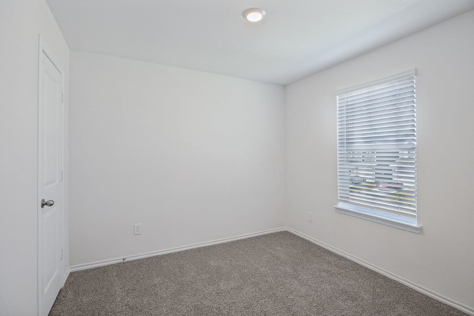 Modern 2-Bedroom Townhome in Princeton – 209 Tall Cedar Way property image