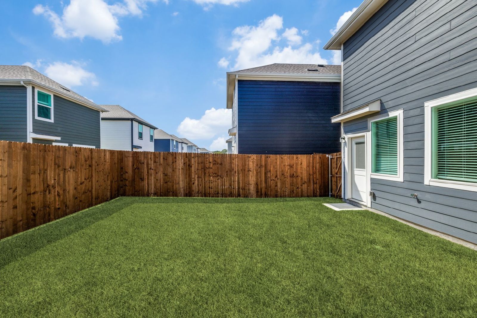 Modern 2-Bedroom Townhome in Princeton – 209 Tall Cedar Way property image