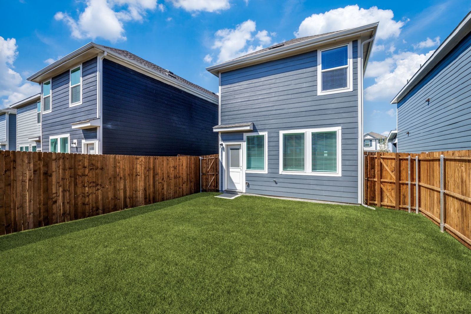 Modern 2-Bedroom Townhome in Princeton – 209 Tall Cedar Way property image
