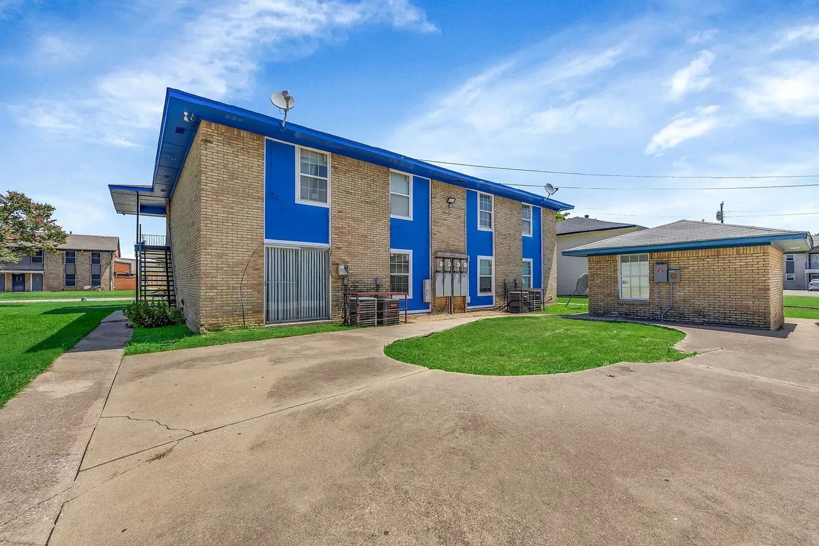 Spacious Irving Townhome | 2 Bed, 2 Bath | Pet Friendly property image