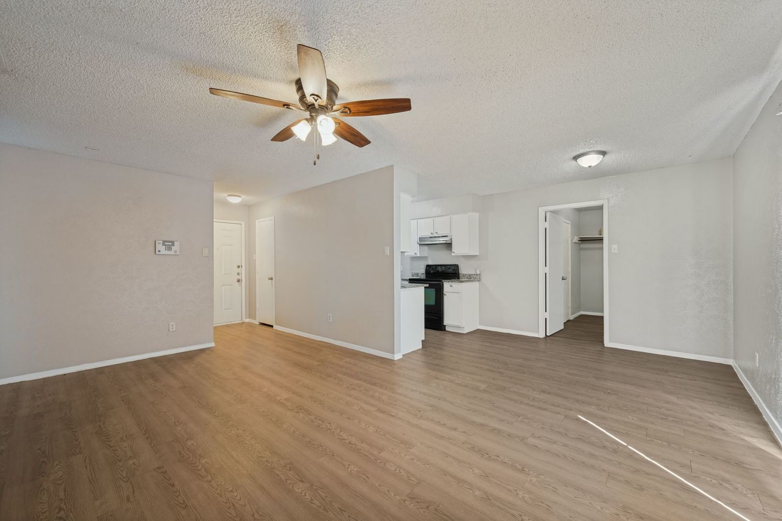 3-Bedroom Home for Rent in Cedar Hill, TX | Spacious Yard & Attached Garage property image