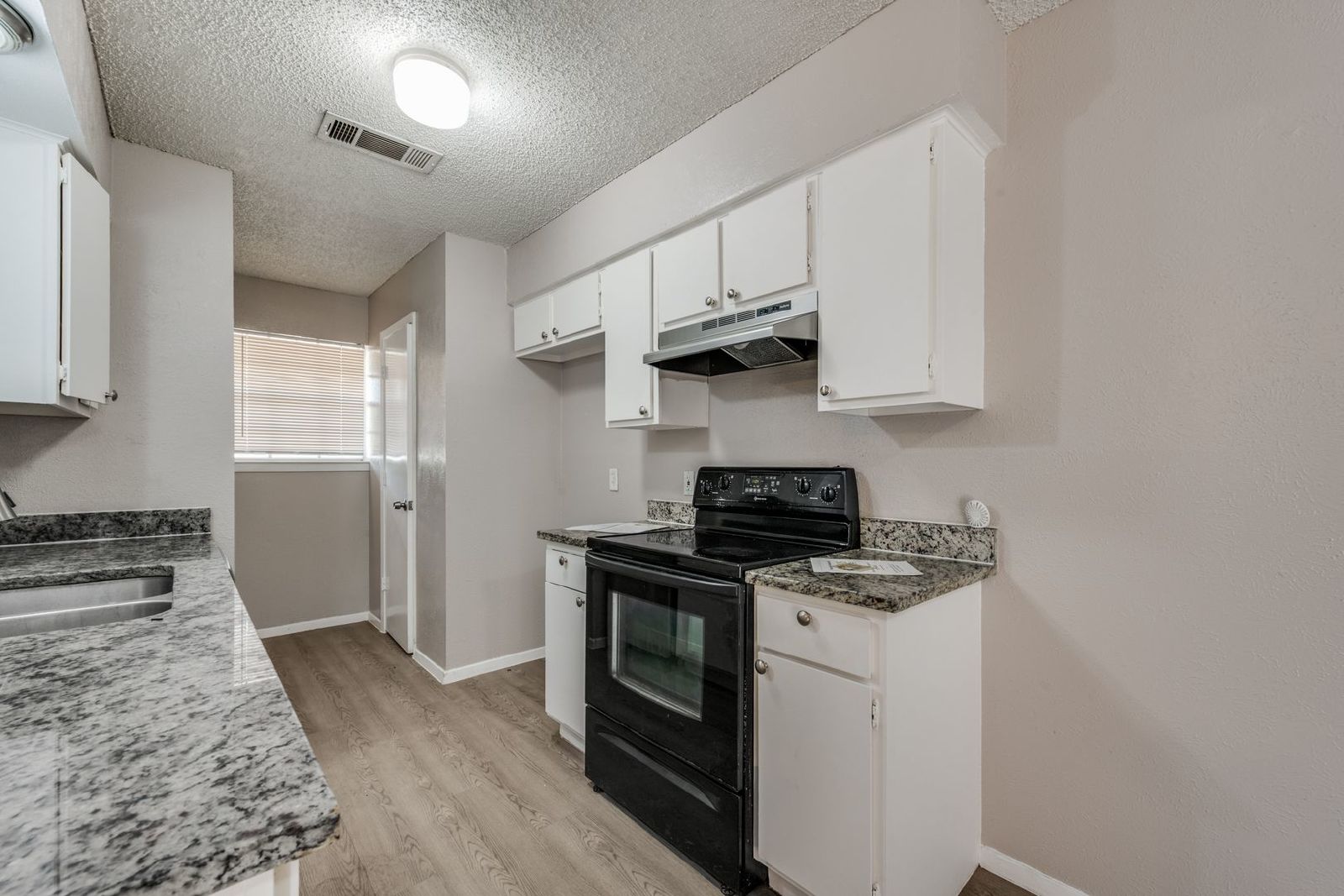 3-Bedroom Home for Rent in Cedar Hill, TX | Spacious Yard & Attached Garage property image