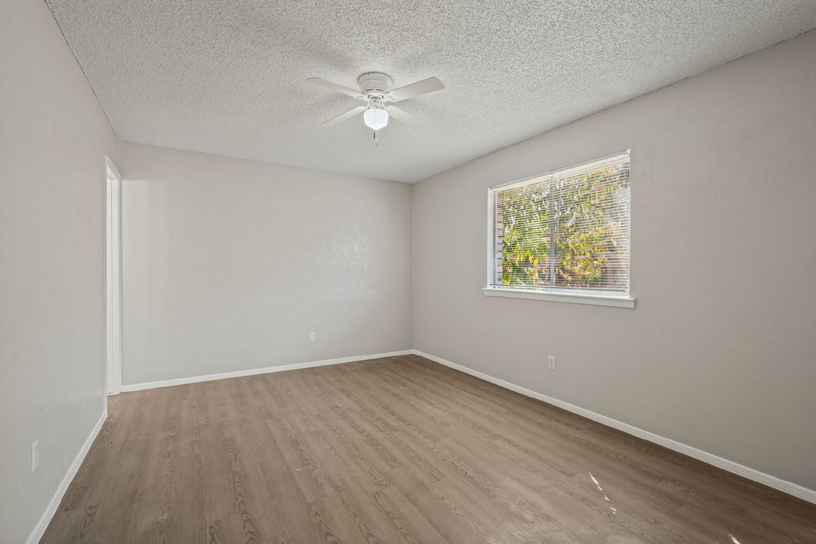 3-Bedroom Home for Rent in Cedar Hill, TX | Spacious Yard & Attached Garage property image