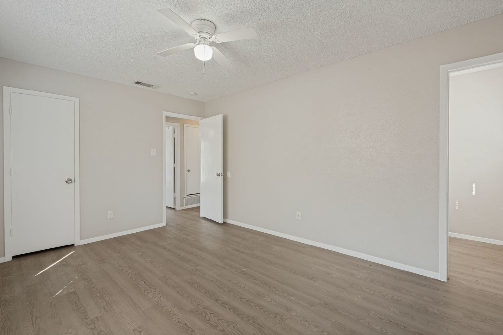 3-Bedroom Home for Rent in Cedar Hill, TX | Spacious Yard & Attached Garage property image