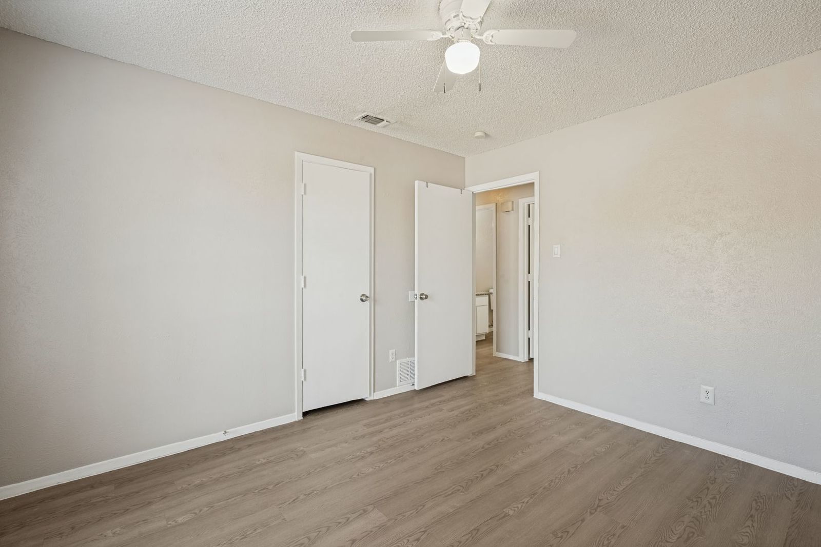 3-Bedroom Home for Rent in Cedar Hill, TX | Spacious Yard & Attached Garage property image