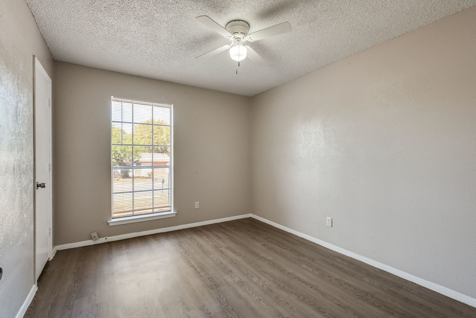 3-Bedroom Home for Rent in Cedar Hill, TX | Spacious Yard & Attached Garage property image